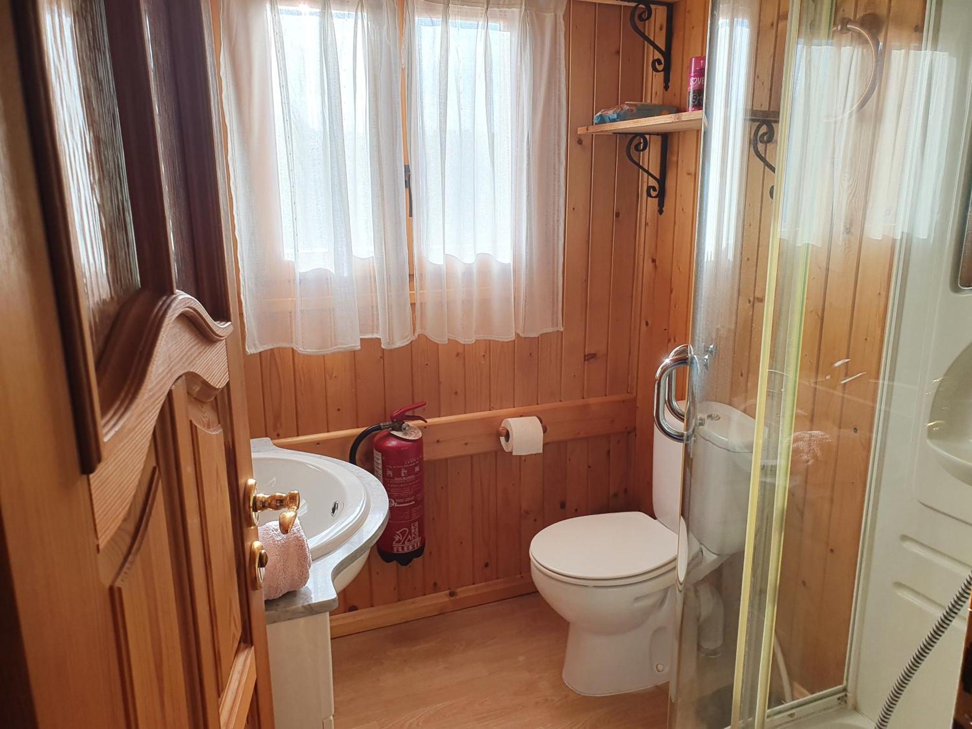 Cabana De Madera Especial Y Acogedora Cardenete 外观 照片